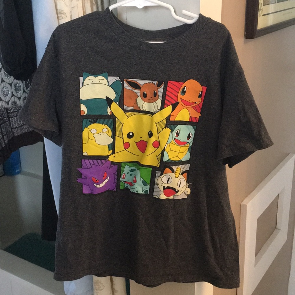 Boys size small-Pokémon t shirt